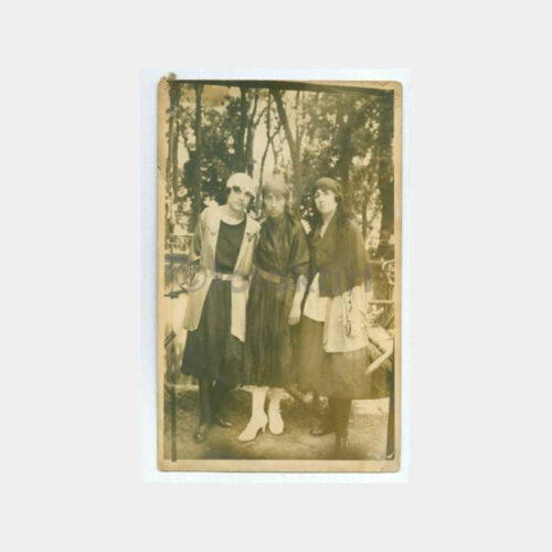 1922 Genç Kızlar -Arka Plan- Görünüş Fotoğraf