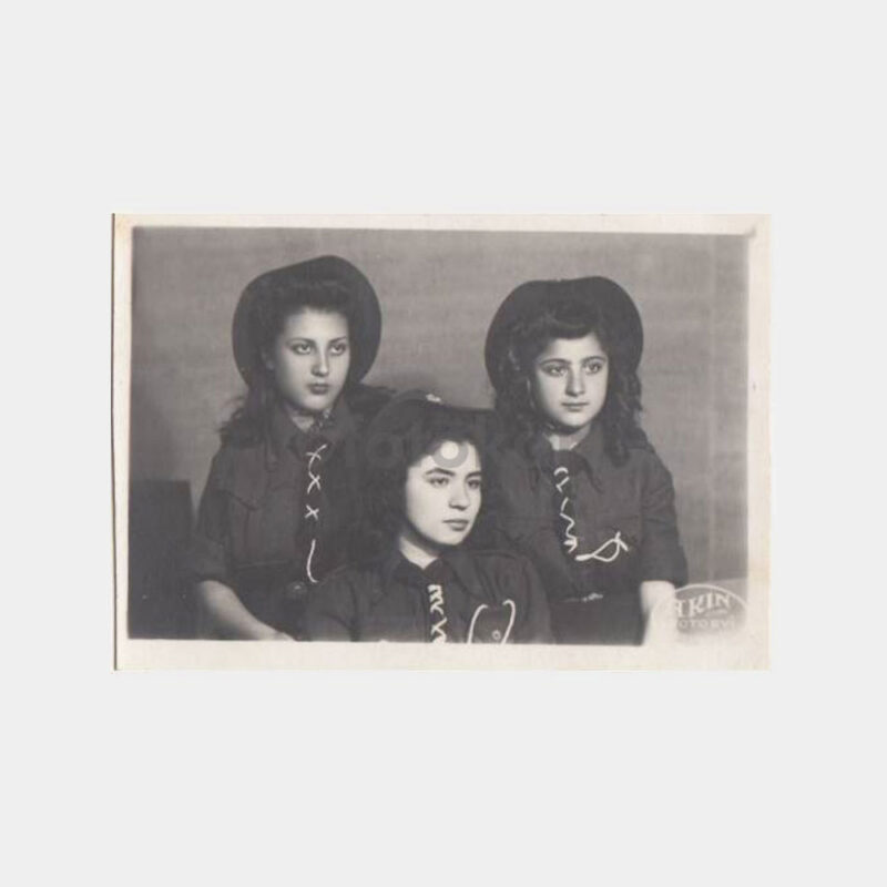 1948 İzci Kızlar -Foto Akın- Stüdyo Fotoğraf
