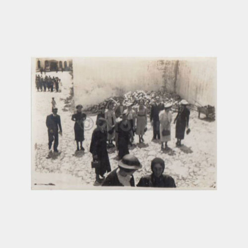 1938 İstanbul Vilayet Binasına Giden Kadınlar Fotoğraf