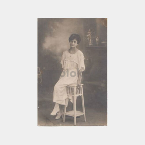 1928 Kadın Konulu Stüdyo Fotoğrafı