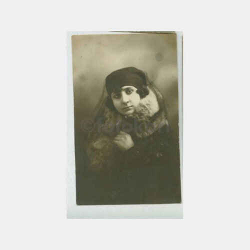 1926 Kürklü Kadın Stüdyo Fotoğraf
