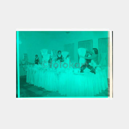 1940 Okul Giyim Sergisi 2 Adet Fotoğraf