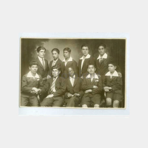 1930 Foto Yenidünya - Okul Formalı Grubu Fotoğraf