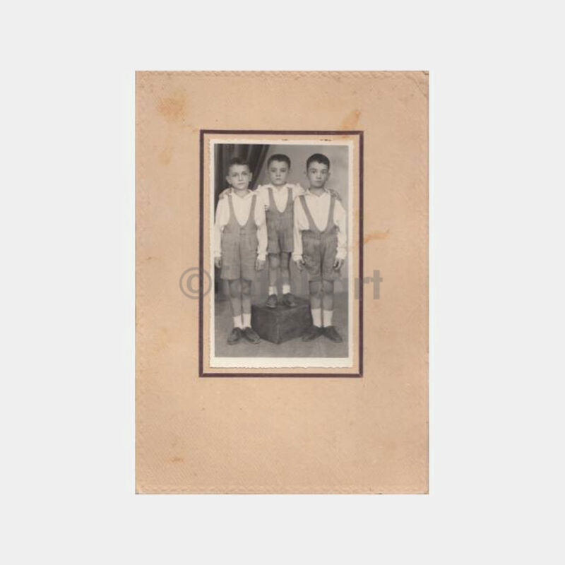 1956 Üç Kardeşler Konulu Stüdyo Fotoğraf