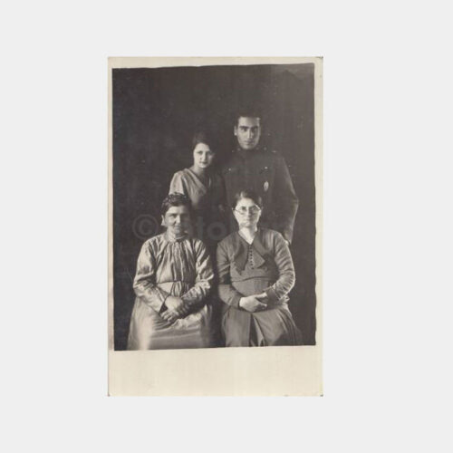 1930 Subay Ailesi Konulu Fotoğraf