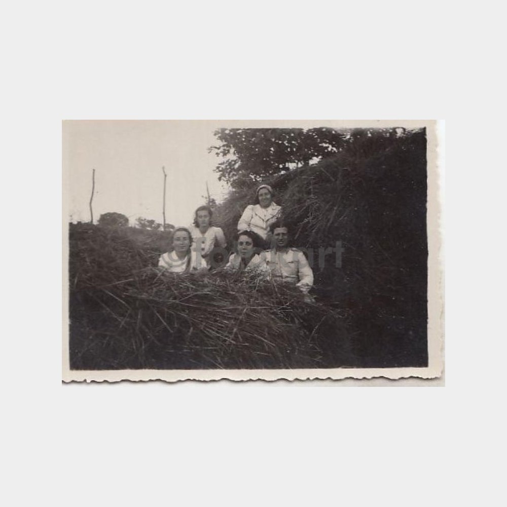 1938 Metris Köyü Aile Kadınlar Konulu Fotoğraf