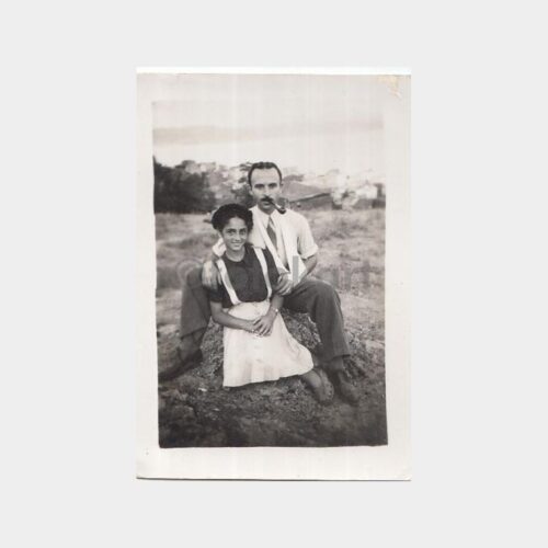 1947 Boğaziçi Sırtlarında Aile Konulu Fotoğraf