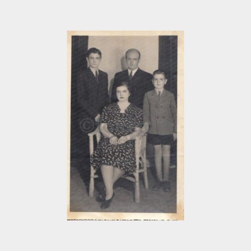 1943 Stüdyo Aile Konulu Fotoğraf