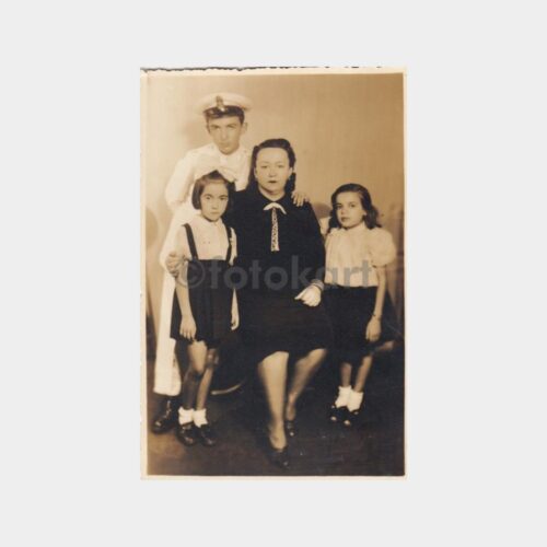 1940 Denizci Ailesi Görünüş Stüdyo Fotoğrafı