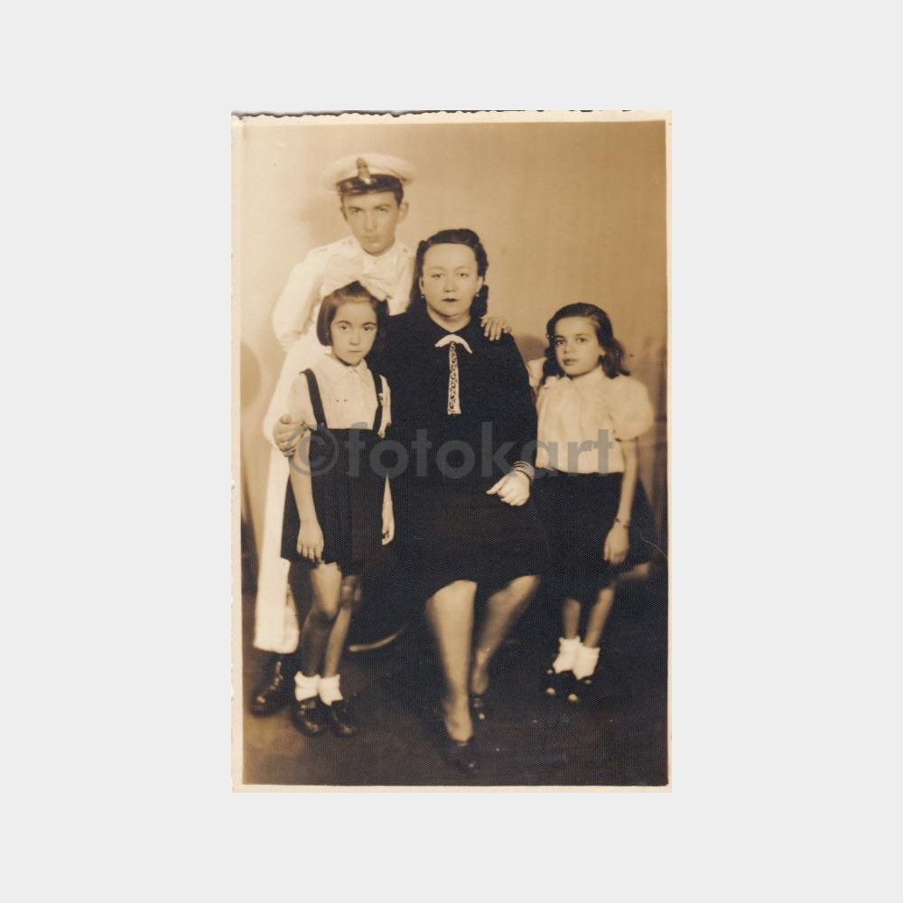 1940 Denizci Ailesi Görünüş Stüdyo Fotoğrafı