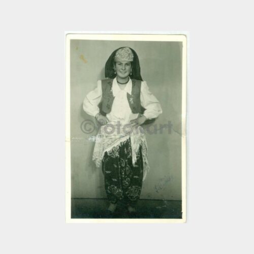 1951 Folklor Konulu Kadın Fotoğrafı