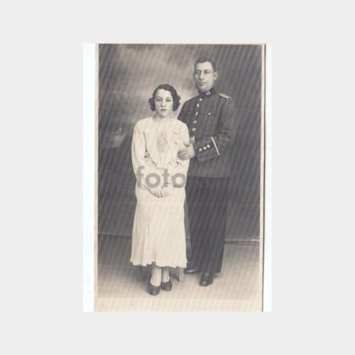 1930 Değişik Giysili Subay ve Ailesi Konulu Fotoğraf