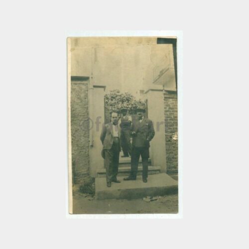 1933 Tarihi Bina Önü Baylar Konulu Fotoğraf