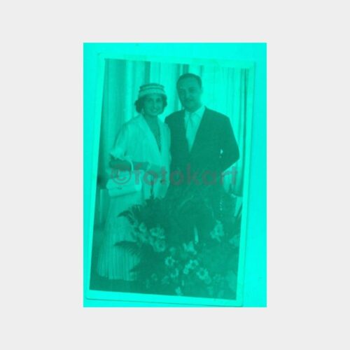 1968 Şapkalı Kadın Aile Fotoğraf