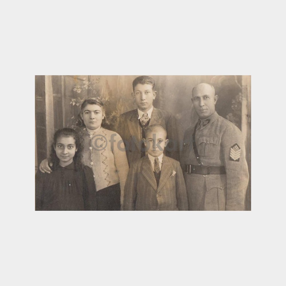 1946 Aile Grubu Stüdyo Fotoğraf