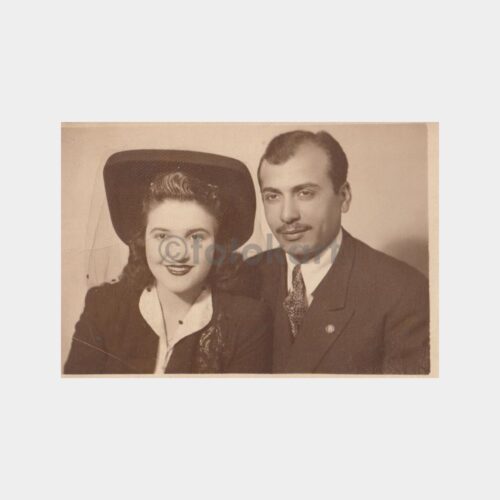 1950 Şapkalı Kadın Aile Konulu Stüdyo Fotoğraf