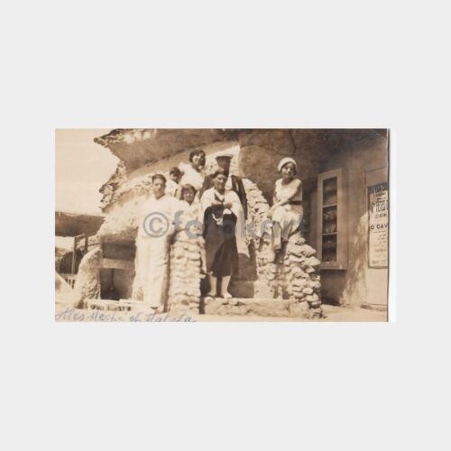 1930 Yabancı Aile Grubu Konulu Fotoğraf