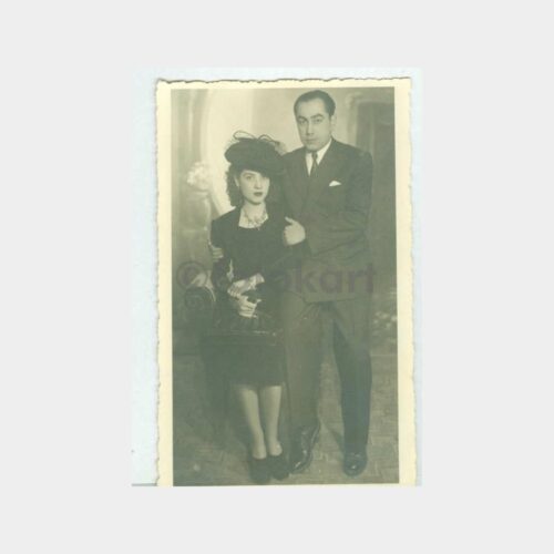 1946 Şapkalı Kadın ve Ailesi Fotoğraf