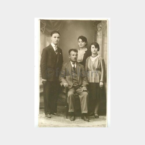 1930 Aile Konulu Stüdyo Fotoğraf