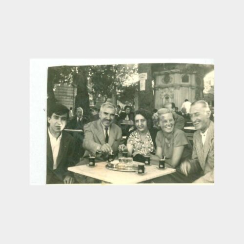 1948 Emirgan Çay Bahçesi Aile Konulu Fotoğraf
