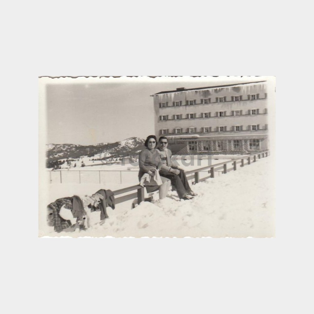 1945 Bursa Uludağ Büyük Otel Önünde 3 Adet Fotoğraf