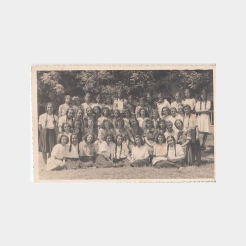 1947 Örgülü Saçlı Kız Öğrenciler Fotoğraf