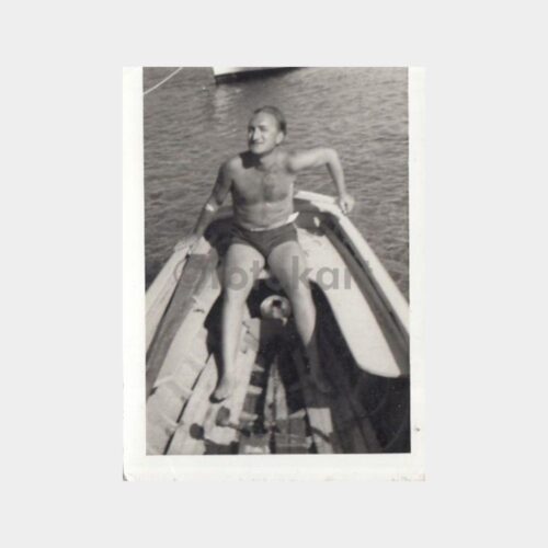 Plaj Sandalda Genç Konulu Fotoğraf