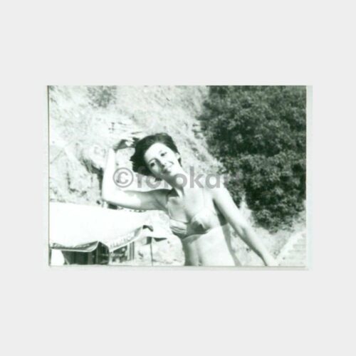 1950 Plaj ve Kadın Mayo Konulu Fotoğraf