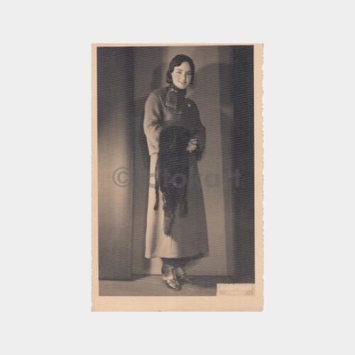 1940 Adana Foto Salih Zeki Stüdyo - Kürklü Kadın Fotoğraf