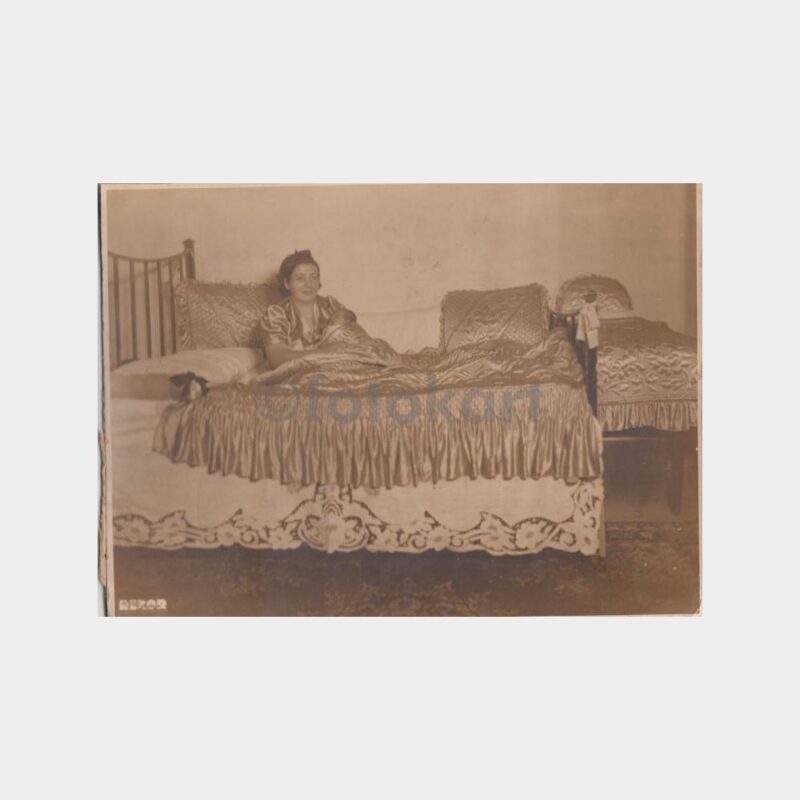 1938 Anne Lohusa Yatağı Konulu Fotoğraf