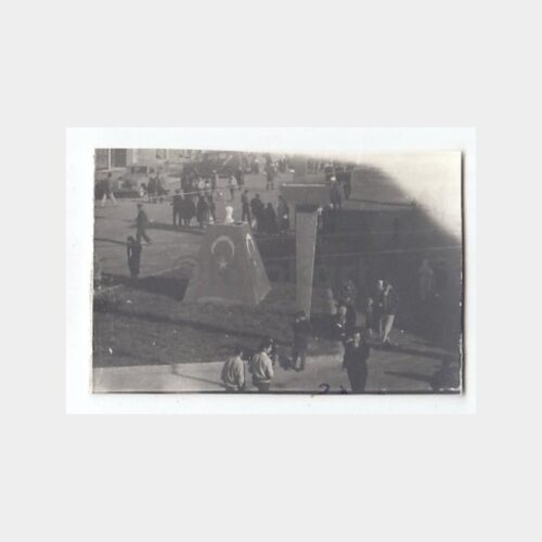Tören Alanı Atatürk Heykeli Küçük Albüm Fotoğrafı