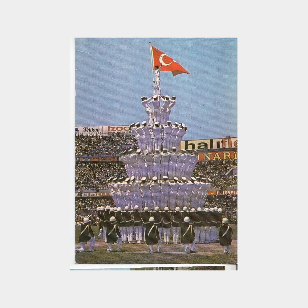 1975 Dolmabahçe Stadyum 19 Mayıs Tören Görünüş Kartpostal