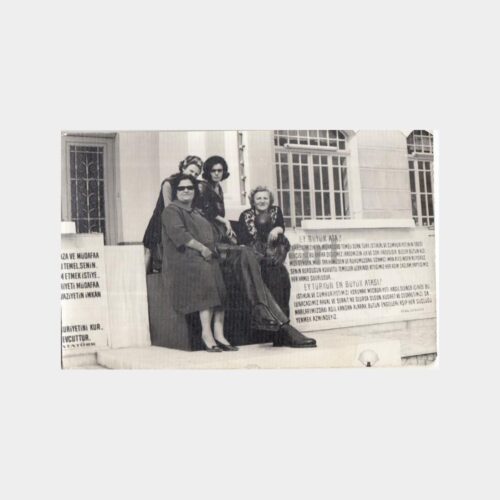 1976 Kadın Öğretmenler Konulu Fotoğraf