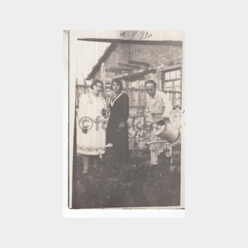 1930 Kasabalı Ailenin Ev Bahçesinden Fotokart