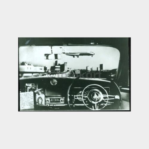 1979 Radio On Filmi - Otomobil ve Uçak Lobi Fotoğrafı