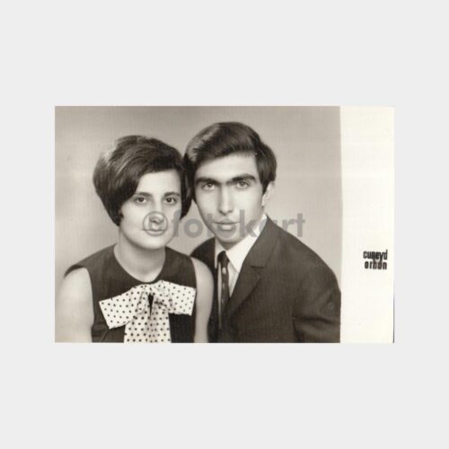 1960 İstanbul Stüdyo Cüneyd Orhon - Aile Konulu Fotoğraf