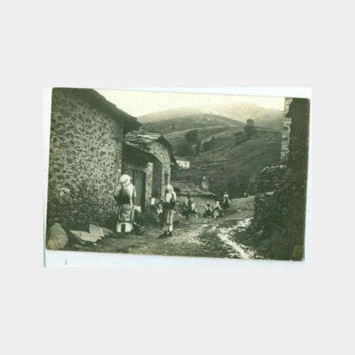 1930 Balkanlarda Köy Yaşamı Konulu Fotoğraf