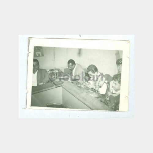 1951 Kuyumcu Çırakları Konulu Fotoğraf