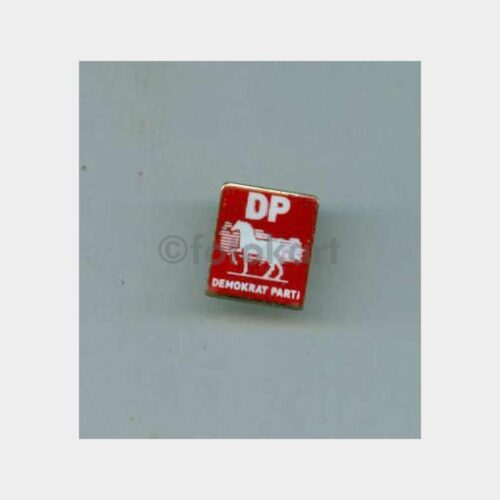 Demokrat Parti Konulu Rozet