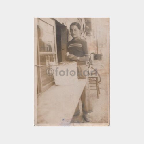 1930 Dondurmacı Çocuk Konulu Fotoğraf