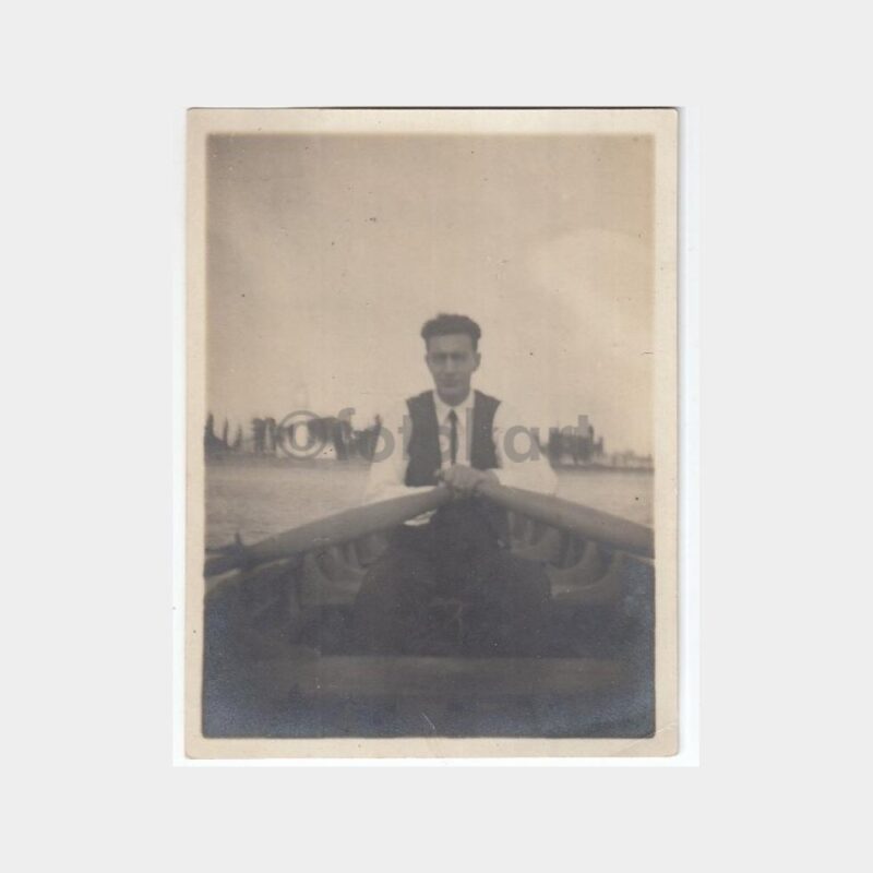 1940 Fenerbahçe Feneri Önlerinde Sandalda Bay Konulu Fotoğraf