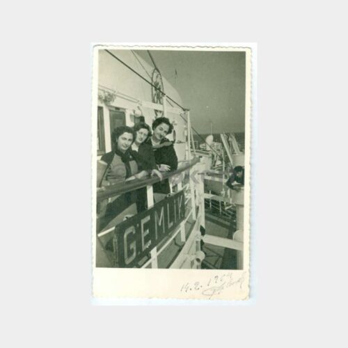 1954 Gemlik Vapurunda Kadınlar Fotoğraf