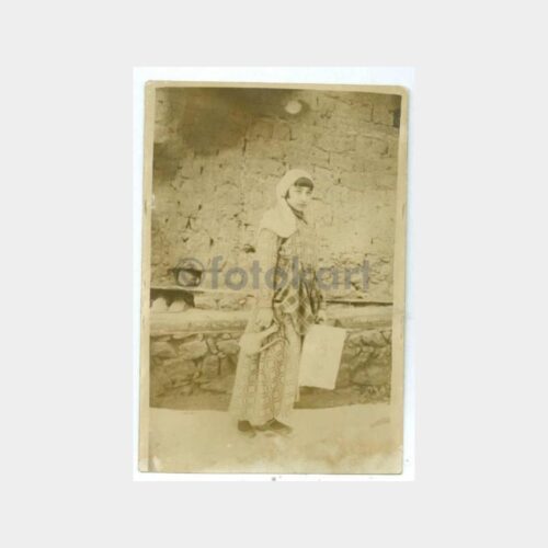 1929 Köylü Kızı Konulu Fotoğraf