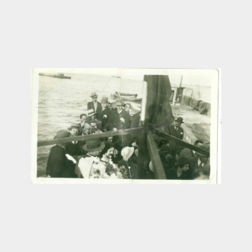 1930 İskeleden Mavnaya Binen Grup Görünüş Fotoğraf