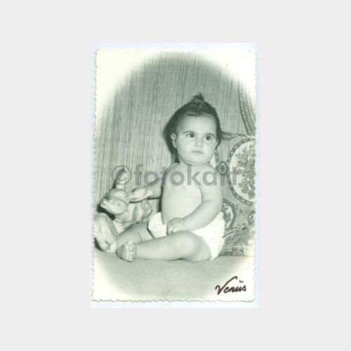 1960 Oyuncaklı Bebek Konulu Fotoğraf