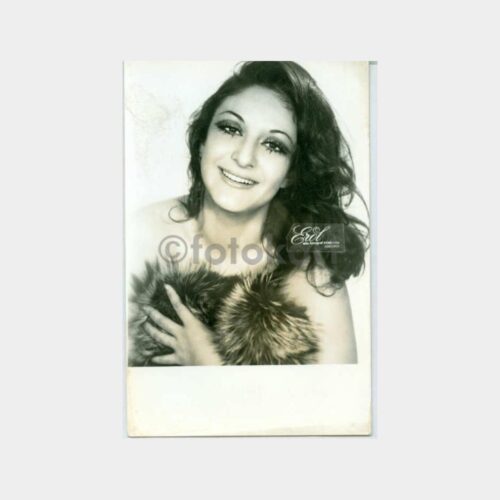 1970 Kadın Sanatçı Görünüş Kartpostal