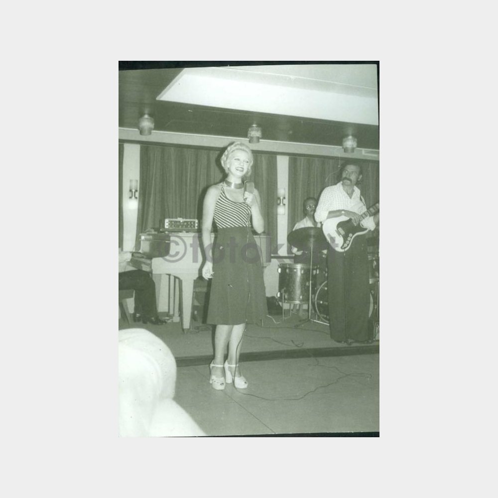 1978 Ses Sanatçısı Konulu 3 Adet Fotoğraf - Görsel 3