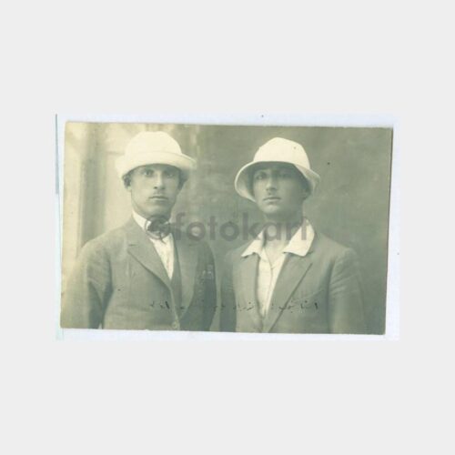 1928 İlginç Şapkalı Baylar Fotoğraf