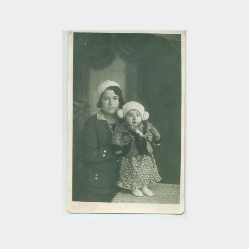 1934 Anne ve Kızı - Bebek Giyim Konulu Fotoğraf