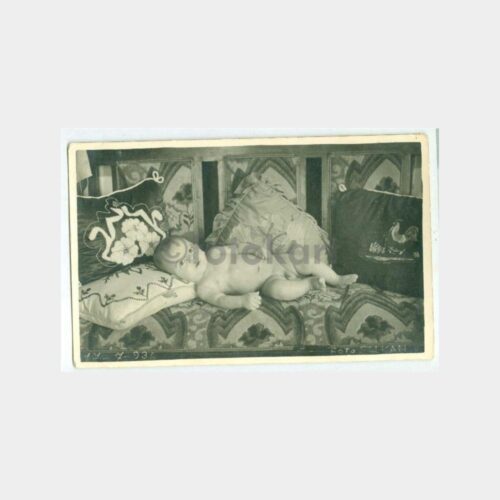 1926 Bebek Yatağında Konulu Fotoğraf